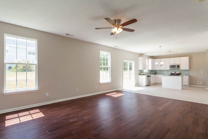 2743 Windchase Dr, Raleigh, NC 27610