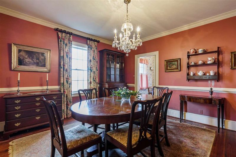 2744 Lakeview Dr, Raleigh, NC 27609
