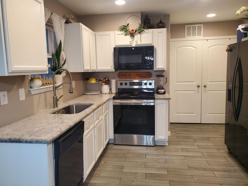 2744 Maybrook Crossing Dr, Raleigh, NC 27610