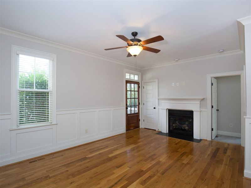 2749 Oberlin Rd #101, Raleigh, NC 27608