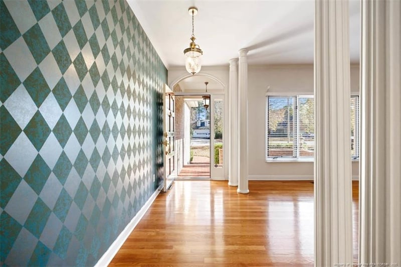 275 Courtyard Ln, Fayetteville, NC 28303