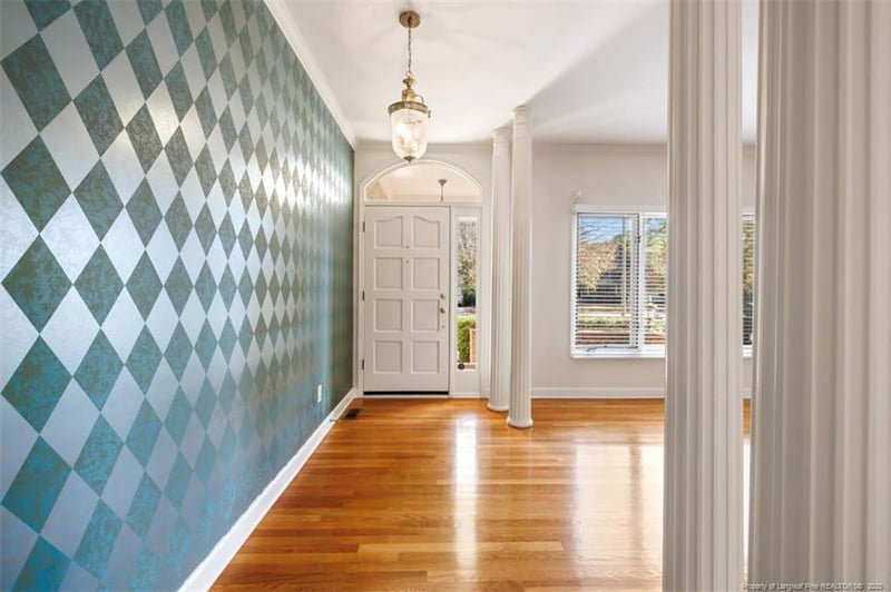 275 Courtyard Ln, Fayetteville, NC 28303