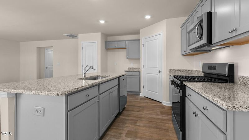 275 Palm Dr, Sanford, NC 27330