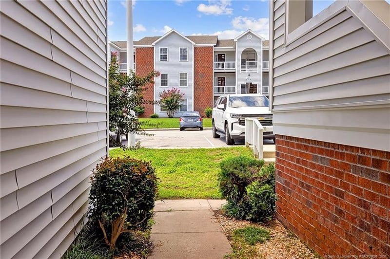 275 Waterdown Dr #4, Fayetteville, NC 28314