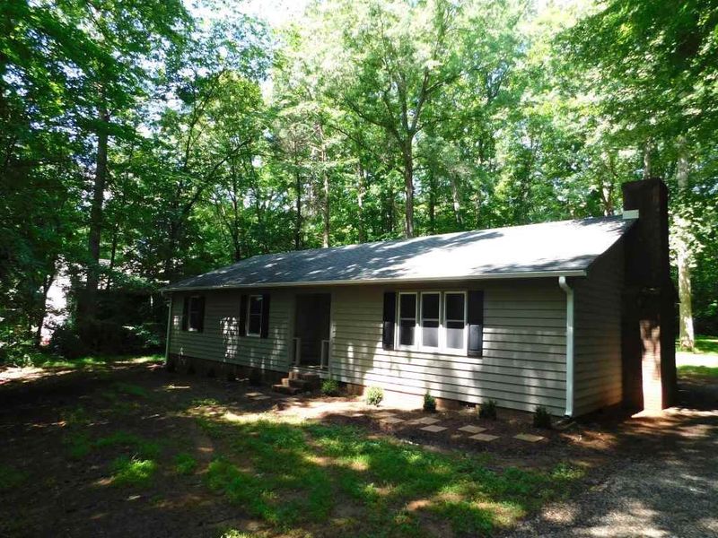 2755 Crescent Hill Ct, Mebane, NC 27302