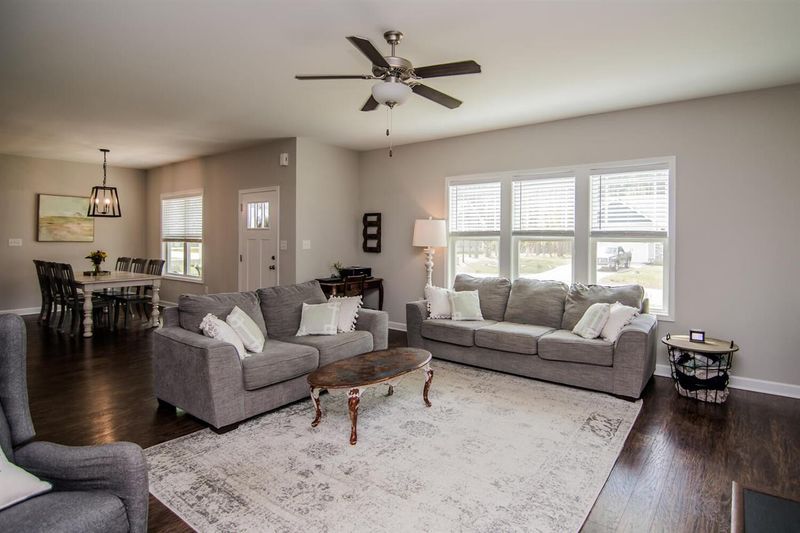 276 Fender Dr, Zebulon, NC 27597