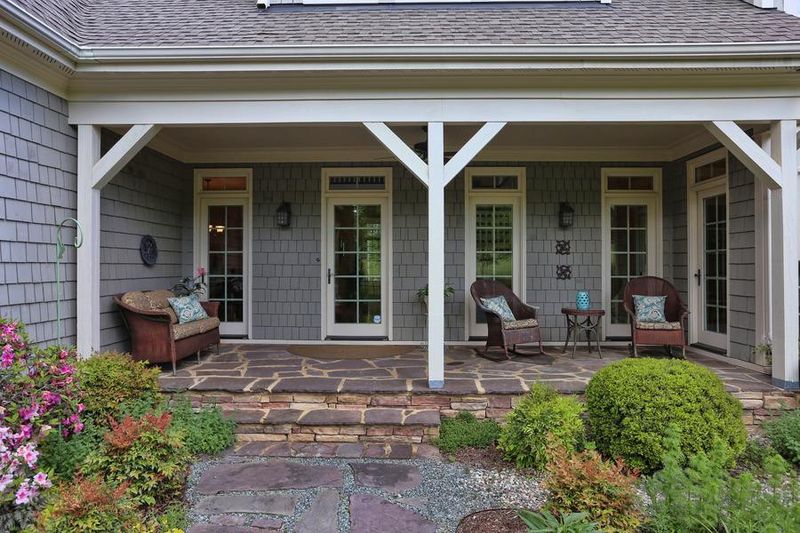 276 Meadow Rn, Chapel Hill, NC 27517