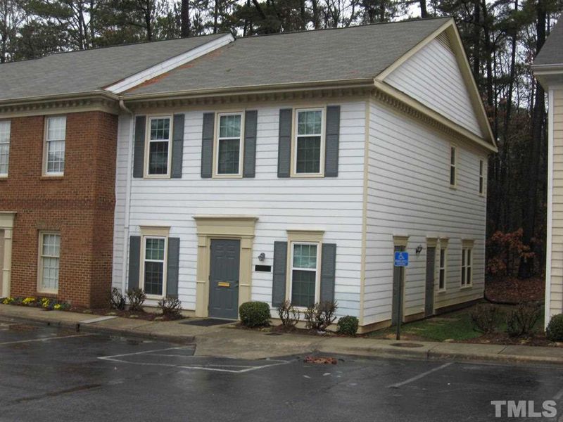 276 W Millbrook Rd #27, Raleigh, NC 27609