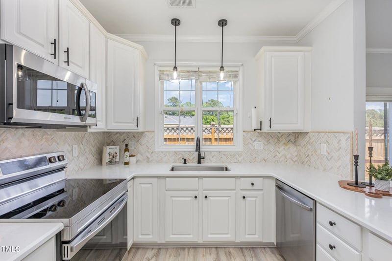 2761 Andover Glen Rd, Raleigh, NC 27604