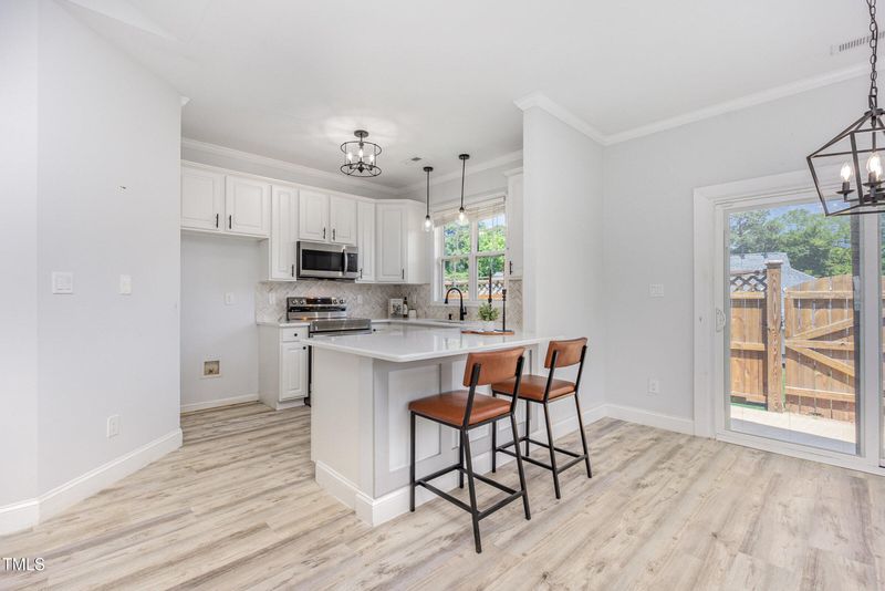 2761 Andover Glen Rd, Raleigh, NC 27604