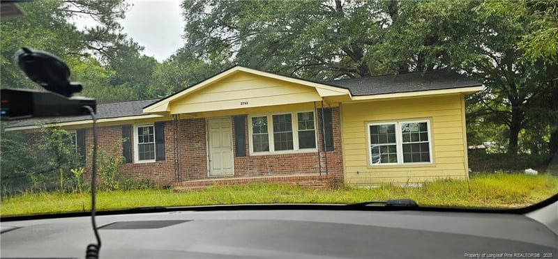 2763 Blossom Rd, Hope Mills, NC 28348