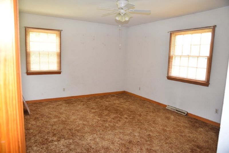 2763 Cedar Dr, Burlington, NC 27215
