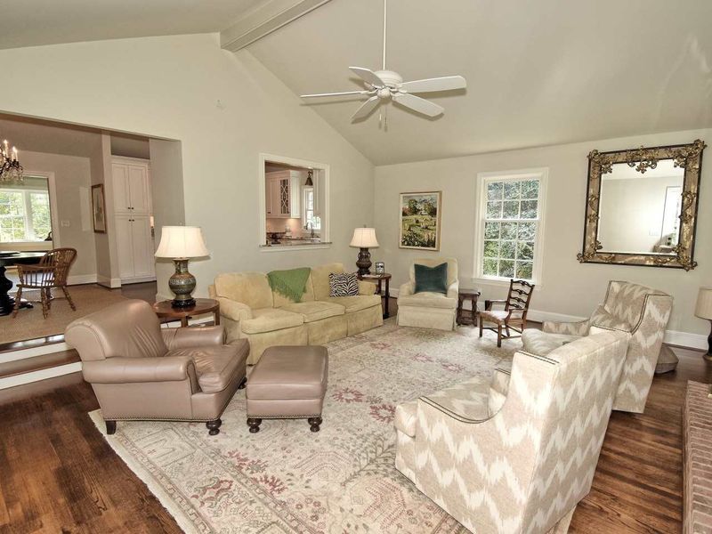 2765 Toxey Dr, Raleigh, NC 27609
