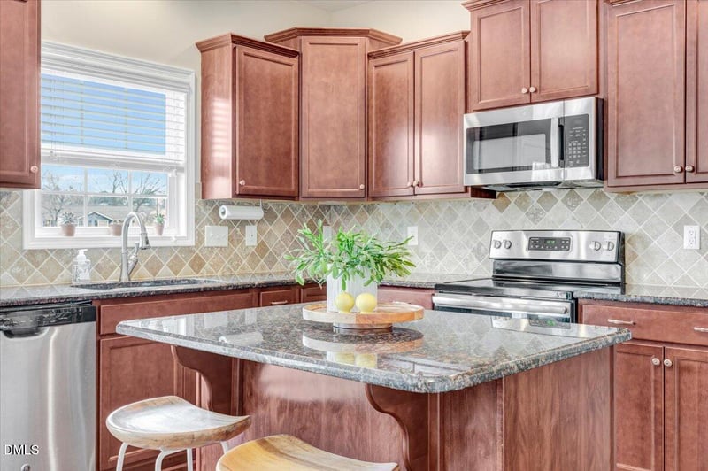 277 Glendale Cir, Sanford, NC 27332