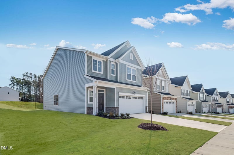 278 Beachcomber Dr, Lillington, NC 27546