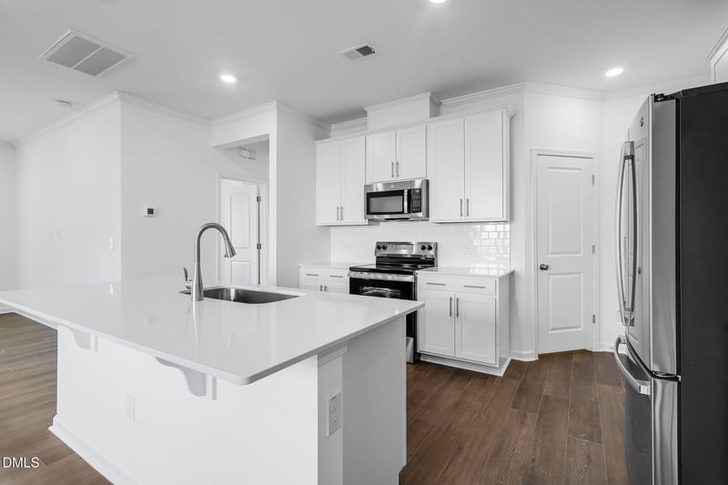 278 Beachcomber Dr, Lillington, NC 27546