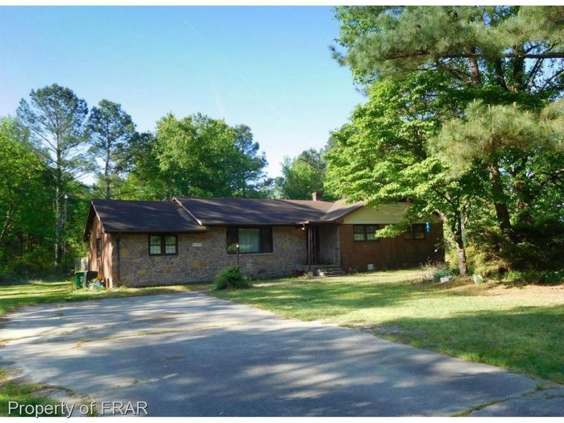 2792 Gainey Rd, Fayetteville, NC 28306