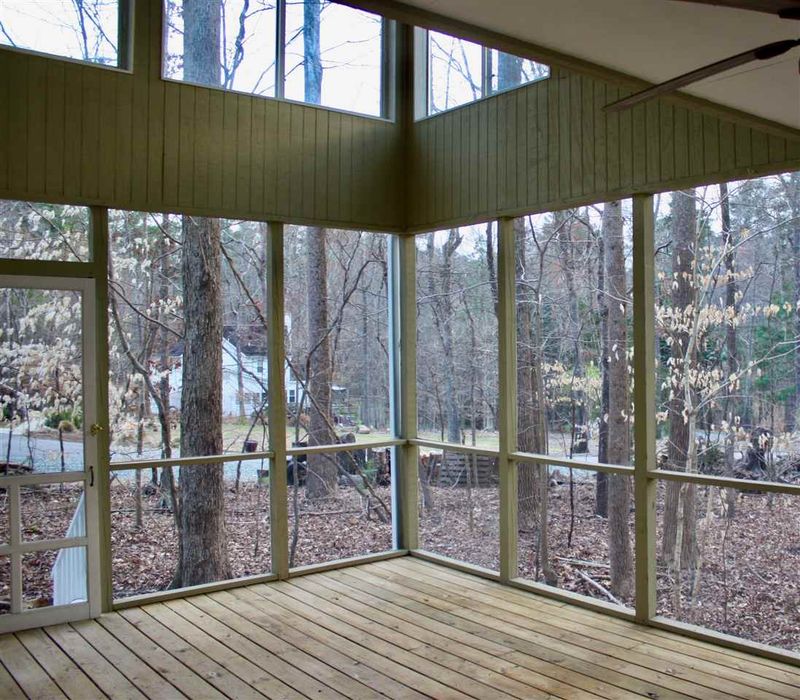 28 Diana Del Silva Ct, Chapel Hill, NC 27516