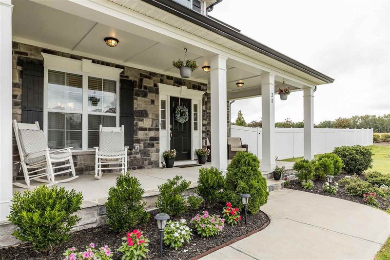 28 Edgewood Ln, Garner, NC 27529