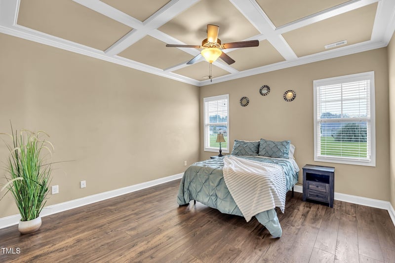 28 Fairfax Dr, Sanford, NC 27332