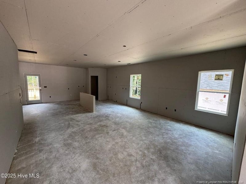 28 Horse Trot Ln, Sanford, NC 27332