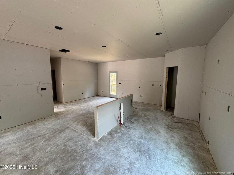 28 Horse Trot Ln, Sanford, NC 27332