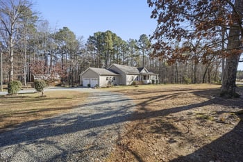 28 Jasper Ln, Sanford, NC 27330