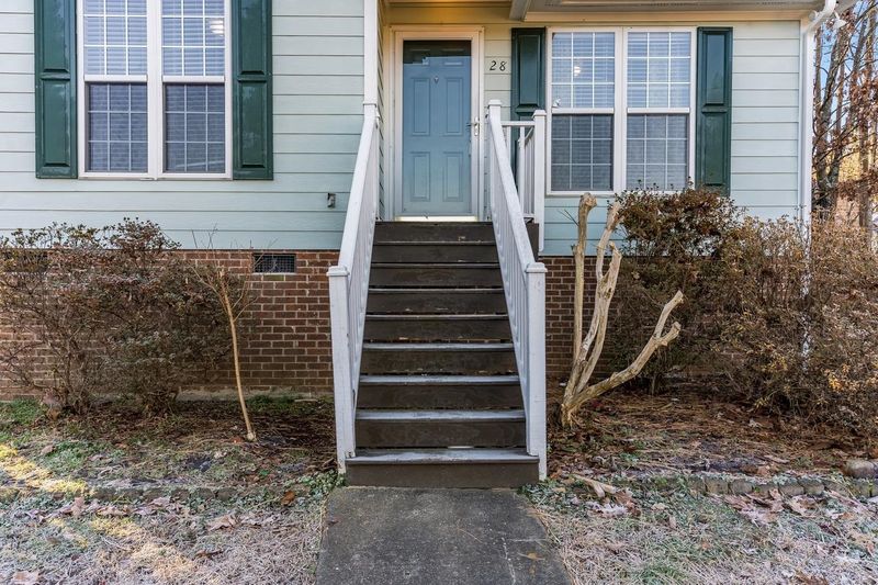 28 Jenee Lane Dr, Durham, NC 27703