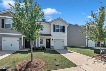 28 March Creek Dr, Fuquay Varina, NC 27526
