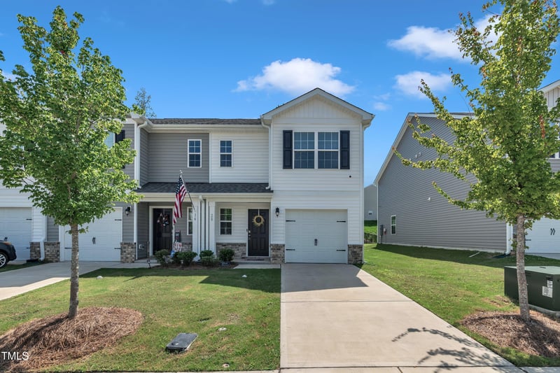 28 March Creek Dr, Fuquay Varina, NC 27526