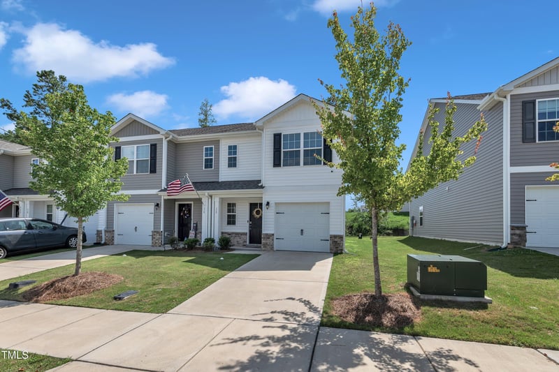 28 March Creek Dr, Fuquay Varina, NC 27526