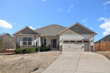 28 Rock Oak Ct, Clayton, NC 27527