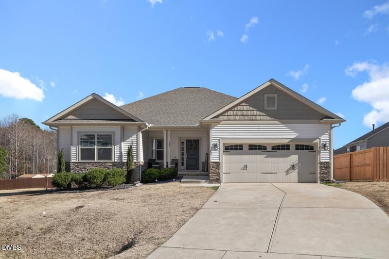 28 Rock Oak Ct, Clayton, NC 27527