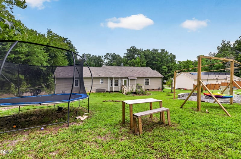 280 Kinsman Ct, Fuquay Varina, NC 27526