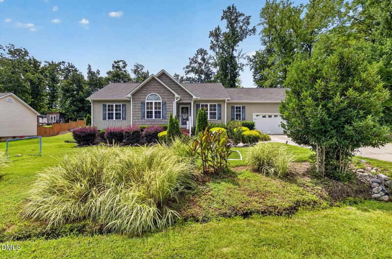 280 Kinsman Ct, Fuquay Varina, NC 27526