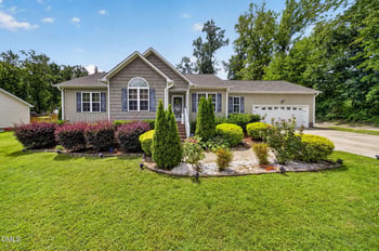 280 Kinsman Ct, Fuquay Varina, NC 27526