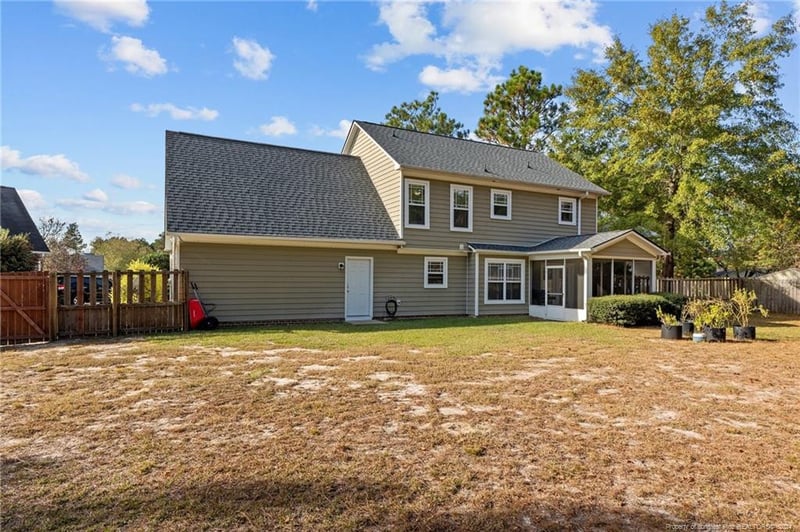 2800 Aristocrat Ln, Fayetteville, NC 28306