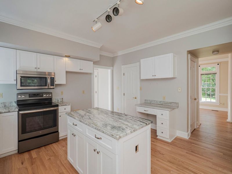 2800 Tobermory Ln, Raleigh, NC 27606