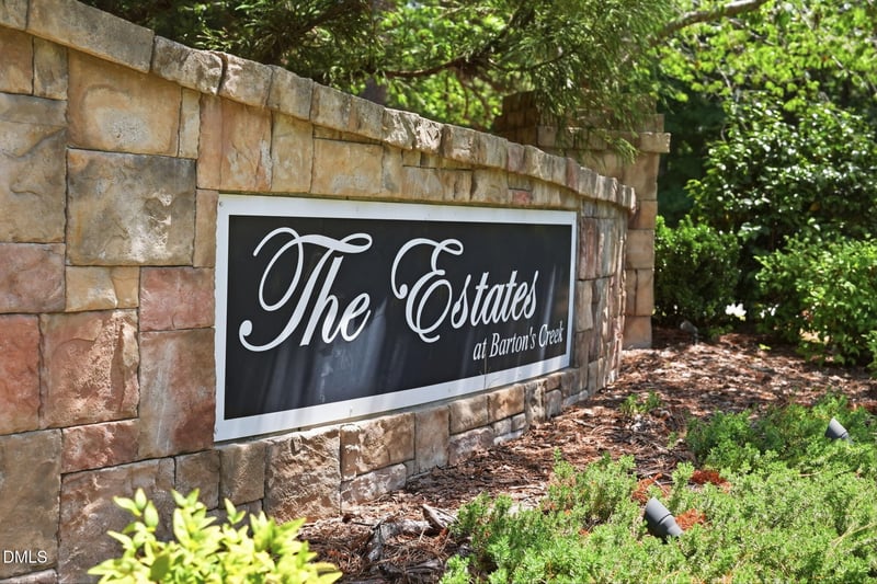 2801 Bending Tree Ct, Raleigh, NC 27613