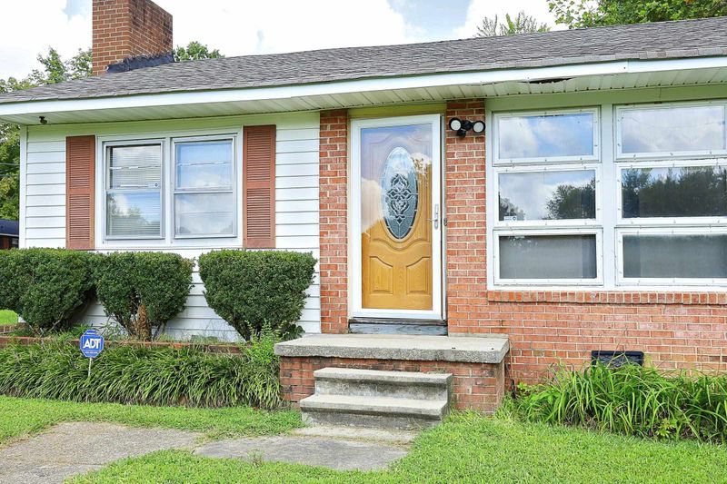 2801 Bromley St, Raleigh, NC 27610