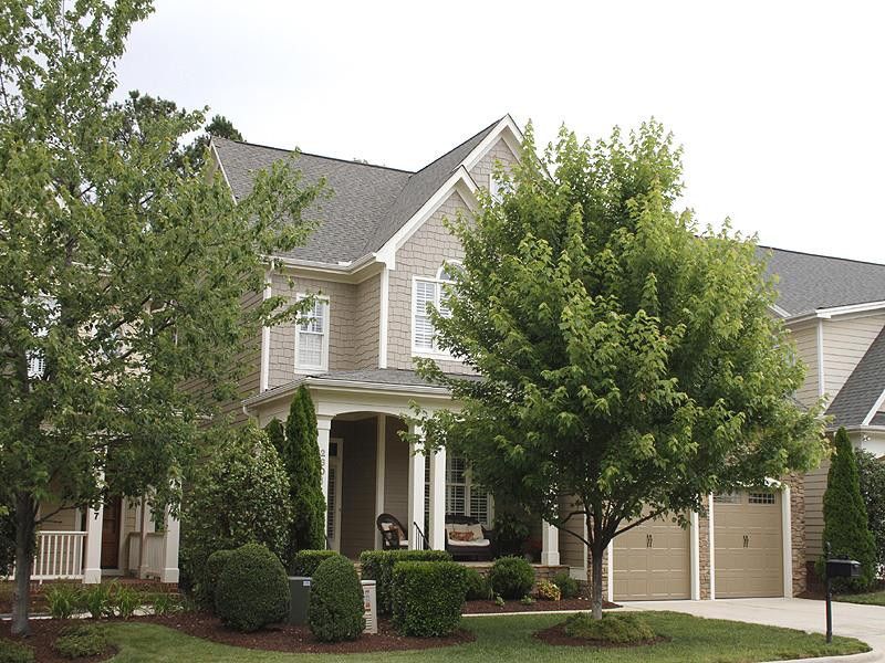 2801 Cameron Pond Dr, Cary, NC 27519