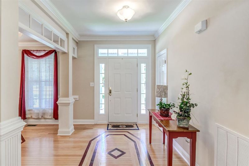 2801 Candlehurst Ln, Raleigh, NC 27616