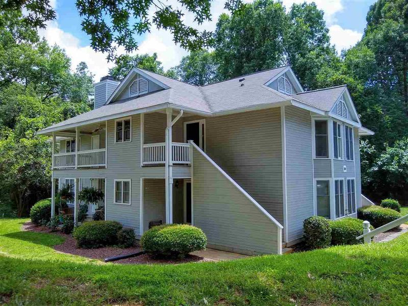 2801 Edridge Ct #201, Raleigh, NC 27612