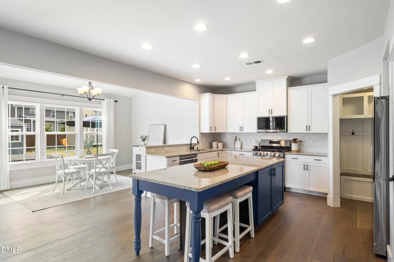 2801 Landon Ridge Dr, New Hill, NC 27562