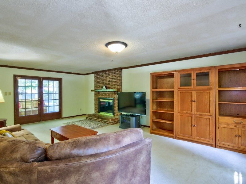 2801 Steeplechase Ct, Raleigh, NC 27613