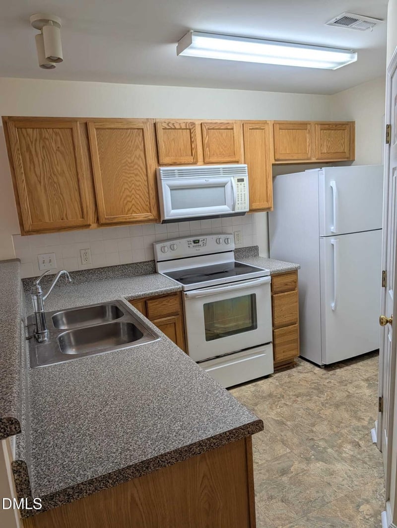 2801 Trailwood Pines Ln #104, Raleigh, NC 27603