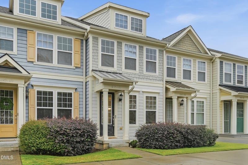 2801 Wilshire Hill Dr #105, Raleigh, NC 27604
