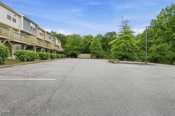 2801 Wilshire Hill Dr #105, Raleigh, NC 27604