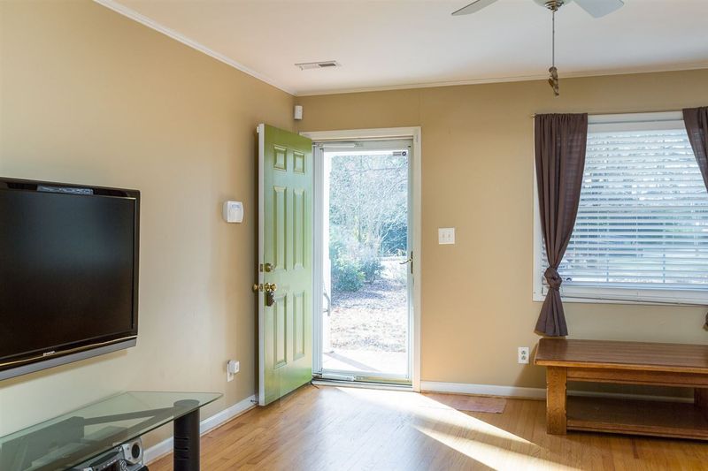 2802 Barmettler St, Raleigh, NC 27607