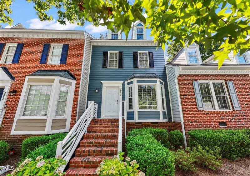 2802 Bedfordshire Ct, Raleigh, NC 27604